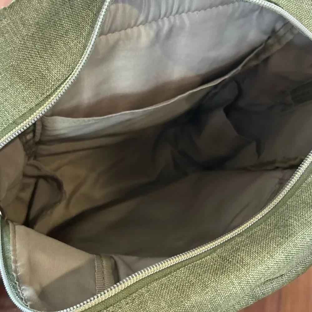 Anello medium backpack day pack water bottle carrier green
